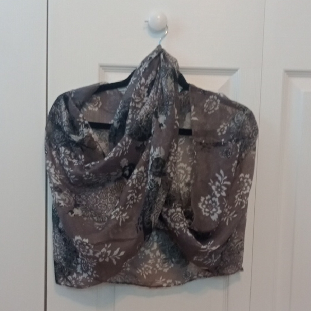 Vintage Black & Grey Floral Hoop Scarf